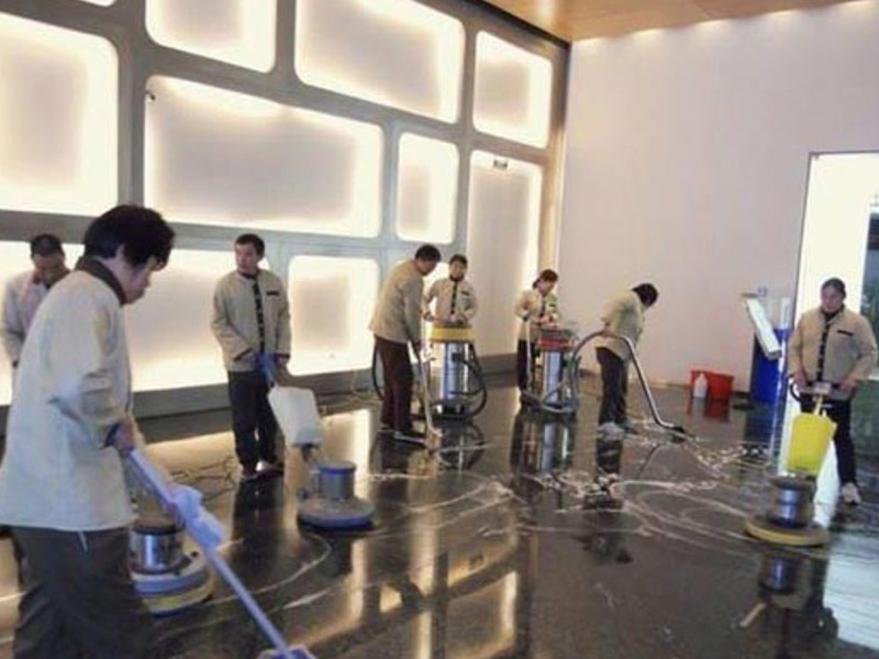 公司大面积清洗地面开荒保洁